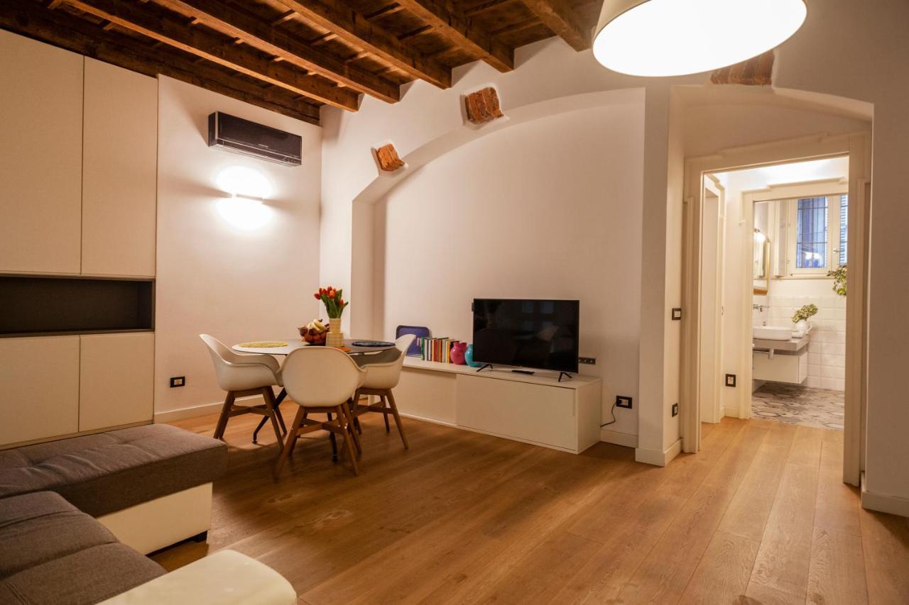 Corso Venezia, In Una Corte Esclusiva Riservata! Milão Exterior foto
